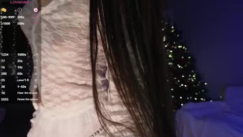 Lee online show from December 18, 3:33 am