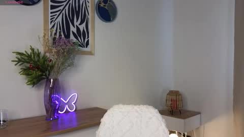 ella_mental online show from March 19, 1:04 pm