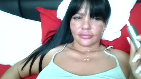 Ella online show from June 20, 8:01 pm
