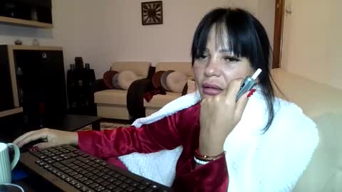 Ella online show from May 2, 10:13 pm
