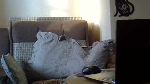 ellajohnsonx online show from March 14, 2:40 pm