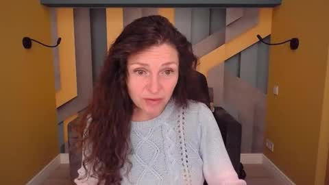 EllaLongs online show from May 2, 11:35 am
