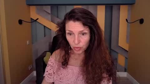 EllaLongs online show from June 26, 11:33 am