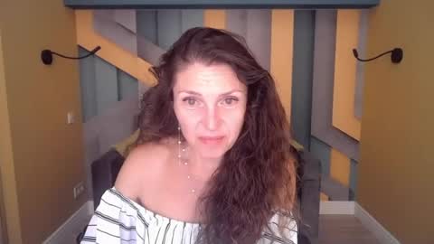 EllaLongs online show from July 7, 11:24 am