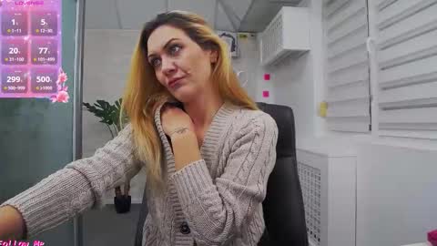            online show from November 25, 3:25 pm