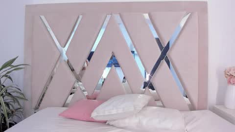 Ella online show from February 9, 11:56 am