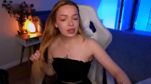 Ella online show from June 15, 6:13 am
