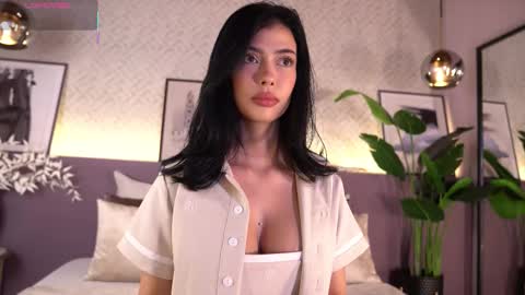 Elle Diane online show from December 15, 12:05 am