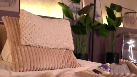 Elle Diane online show from October 2, 1:43 am