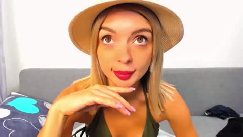 ellen_flow online show from October 5, 10:04 pm