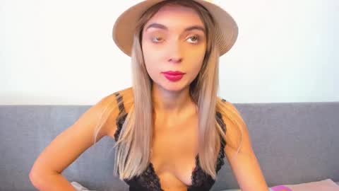 ellen_flow online show from March 9, 11:47 am