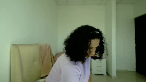 Snapshot of ellette_ chatting on January 6, 6:41 pm princess online show from January 6, 6:41 pm