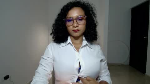 Snapshot of ellette_ chatting on February 13, 3:29 am princess online show from February 13, 3:29 am