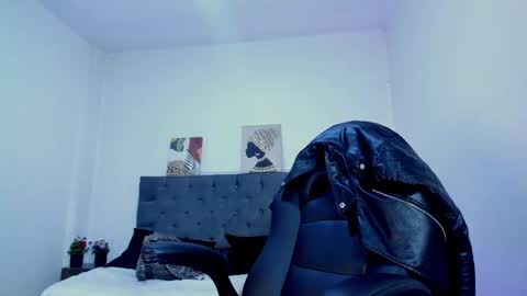 Snapshot of ellie_alves chatting on October 4, 1:28 pm Ellie online show from October 4, 1:28 pm