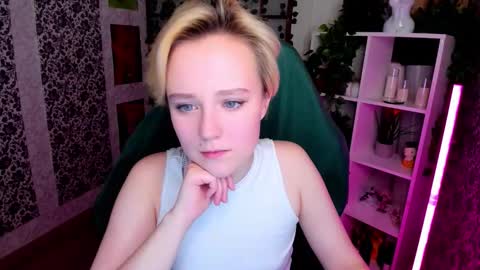 Ellie online show from December 15, 8:30 am