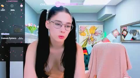 Snapshot of ellie_magic chatting on September 27, 12:23 pm ellie_magic online show from September 27, 12:23 pm