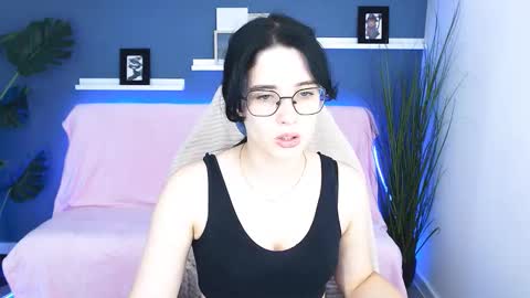 Snapshot of ellie_magic chatting on October 13, 12:30 pm ellie_magic online show from October 13, 12:30 pm