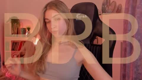 elliecutes online show from September 13, 9:17 am