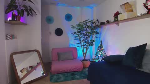 elliee1 online show from November 11, 7:00 pm