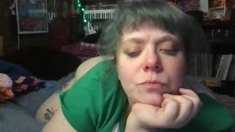 Ellie Louise online show from January 6, 10:57 pm