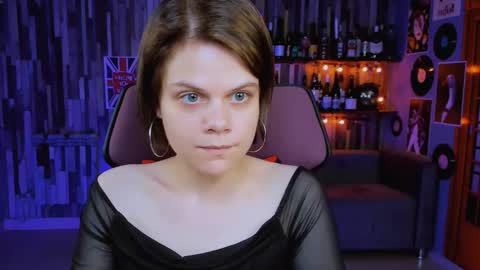 elliemurler online show from October 9, 10:30 am