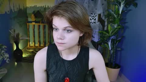 elliemurler online show from October 31, 2:43 pm