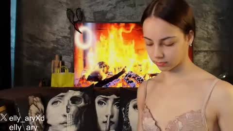 elly_ary online show from February 25, 12:53 am