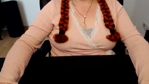 Elly online show from June 11, 7:38 am