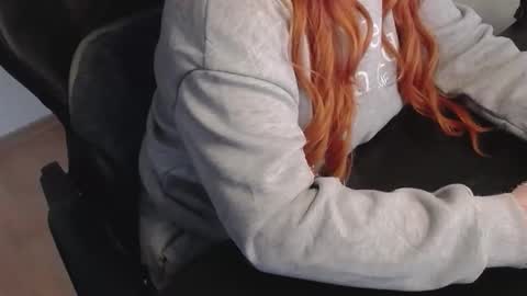 Elly online show from January 7, 1:47 pm