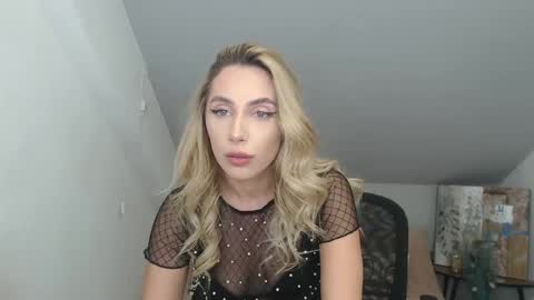 ellycarter online show from April 22, 11:29 am