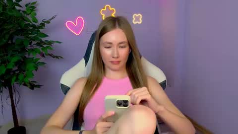 Elly  online show from July 10, 4:35 am