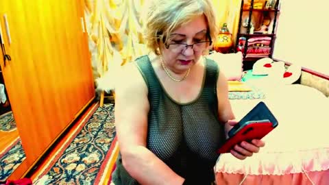 ellyhot53 online show from July 20, 1:24 pm