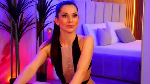 Elly online show from December 16, 9:31 pm