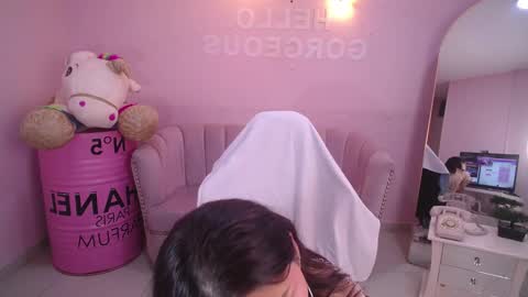 Snapshot of elody_a chatting on September 16, 12:46 pm Elody online show from September 16, 12:46 pm