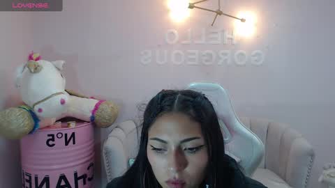 Snapshot of elody_a chatting on February 14, 3:22 am Elody online show from February 14, 3:22 am