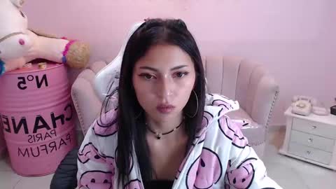 Snapshot of elody_a chatting on February 11, 3:29 am Elody online show from February 11, 3:29 am