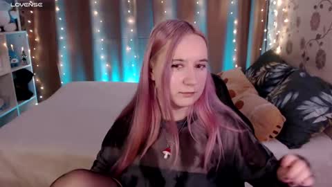 Snapshot of elovinora chatting on December 14, 8:08 pm Ela give me a thumbs up if you like it  and this is important for the development of the account online show from December 14, 8:08 pm