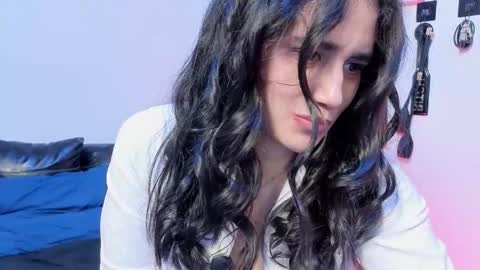 elowen_halley1 online show from February 11, 5:25 pm
