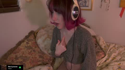 Snapshot of elslove chatting on December 31, 2:51 am ELS online show from December 31, 2:51 am