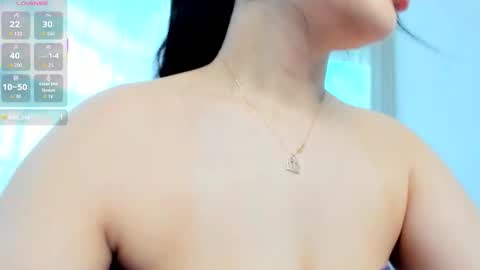 elyarose_ online show from March 13, 7:31 am