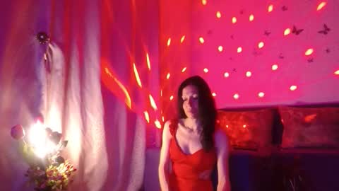 Elisa online show from April 28, 7:51 pm