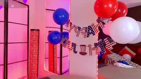 Elysia online show from July 4, 10:05 pm
