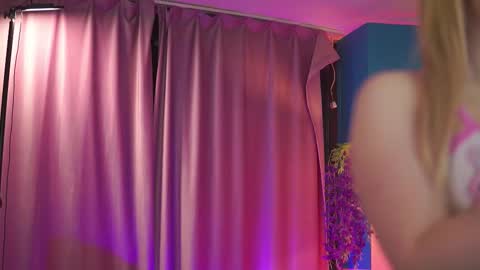 Elyssa online show from March 2, 7:09 pm