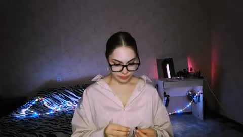 Monica online show from March 18, 5:07 pm