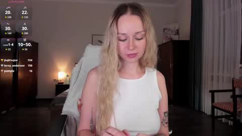 Emilie online show from October 16, 4:20 pm