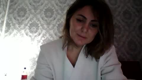 Em online show from February 28, 11:37 pm