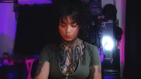 ema_ploxx online show from July 27, 4:42 am