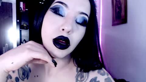 Emerald Black online show from May 3, 3:32 am