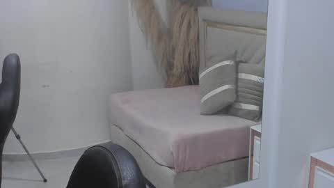 Emily  online show from December 11, 6:47 am