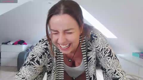 just me online show from February 19, 11:43 am